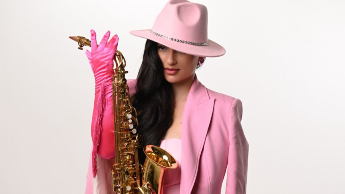 KristinSax – «Ροζ γυαλιά»