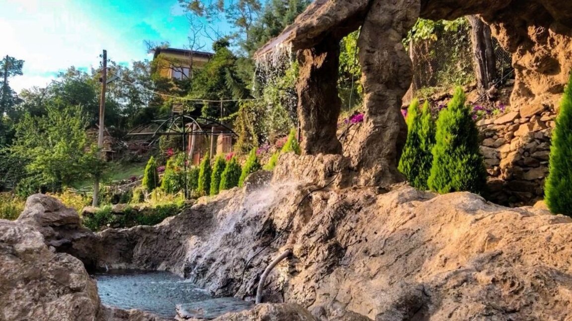 Dolene köyü adeta peri masalından fırlamış gibidir
