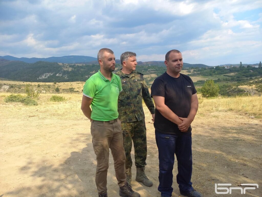 Евакуираха пожарните екипи заради върхово горене в Пирин