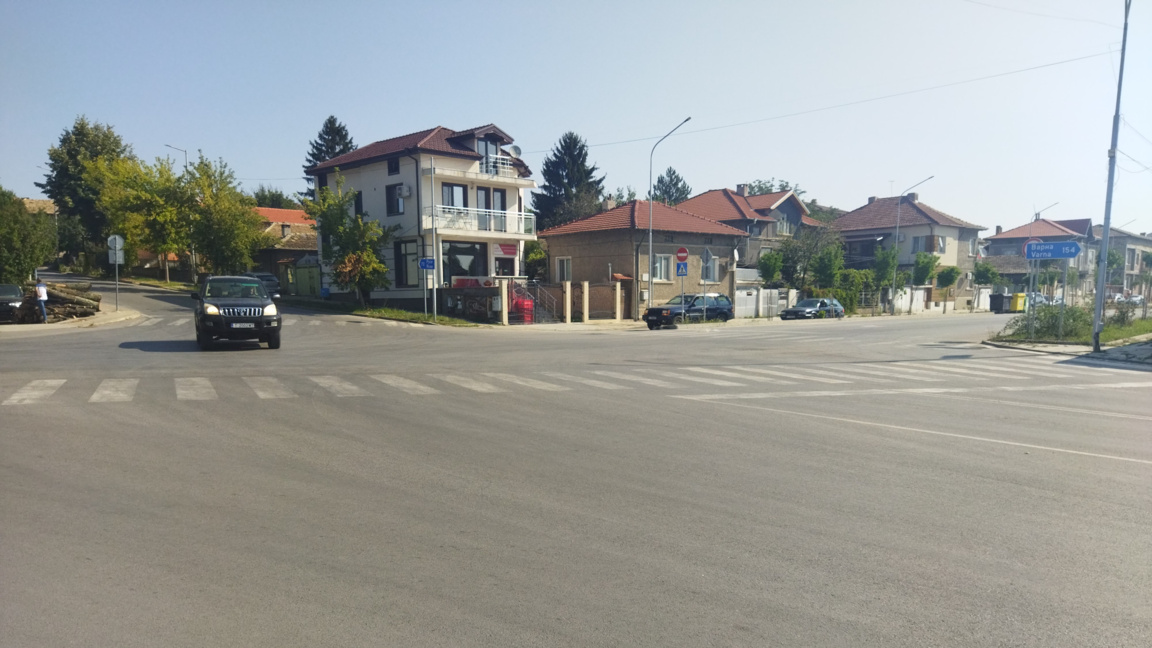 Премахват стари коли в Попово