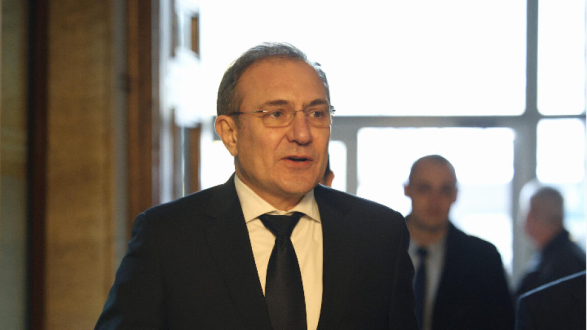 Министър Гуцанов: Няма да има намаление на социалнитe придобивки