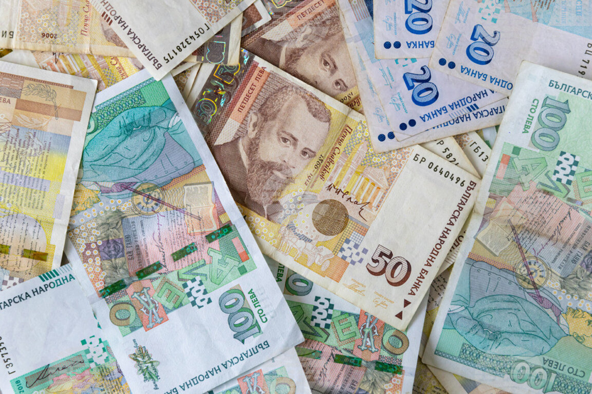Familiile din Bulgaria iau mai multe împrumuturi rapide pentru a acoperi cheltuielile de consum
