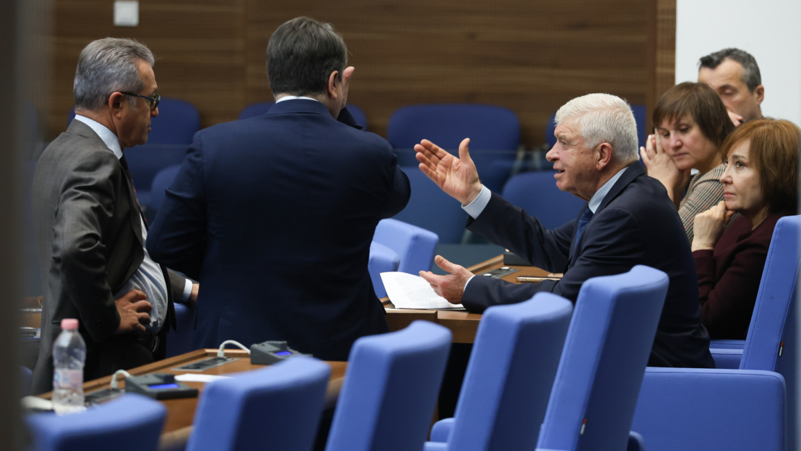 Депутатите приеха удължителния бюджет на първо четене