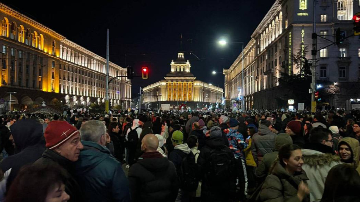 Miles de personas protestan en Sofía y en las mayores ciudades búlgaras 