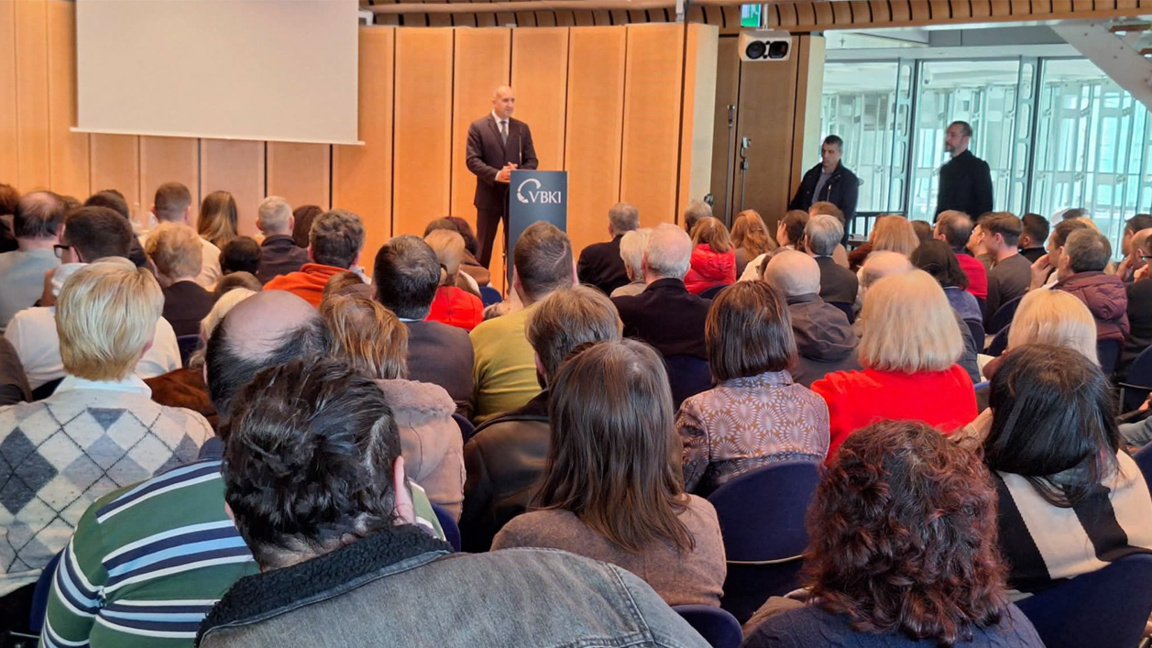 Rumen Radev starts his election campaign among the Bulgarian community in Berlin