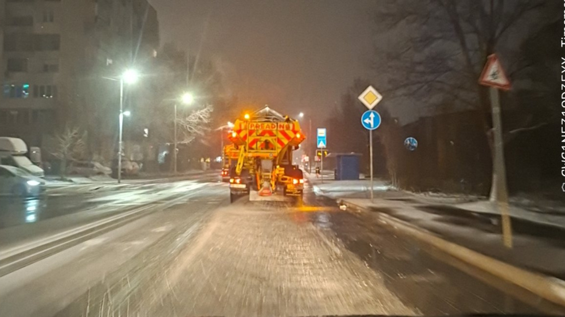 130 снегорина остават в готовност за работа в Столичната община днес