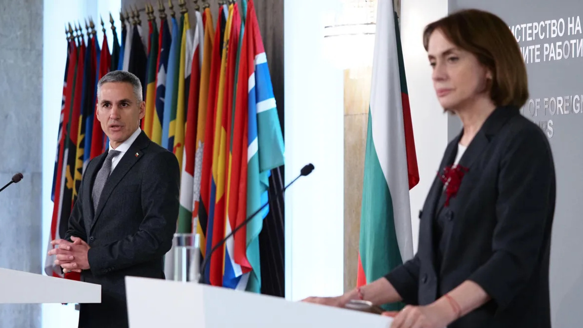 Kryeministri në detyrë përmendi 2600 arsye për krenari për diplomatët bullgarë