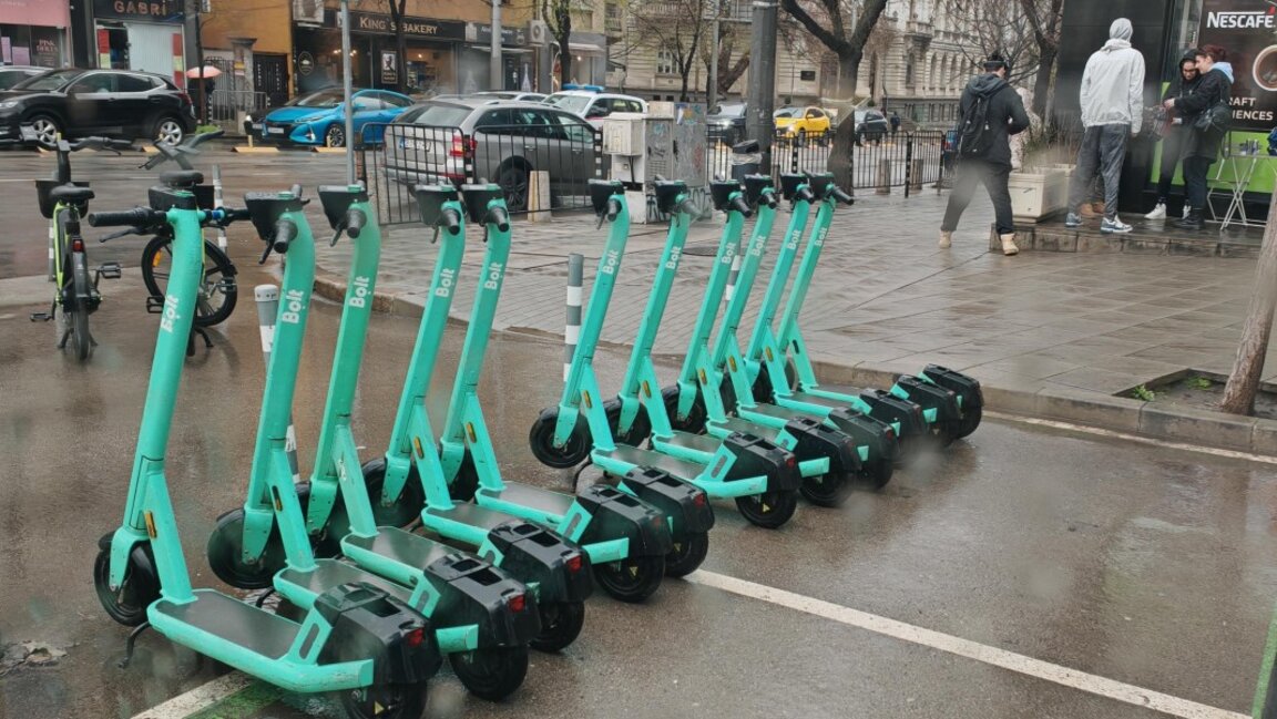 Кой носи отговорност за тежките катастрофи с електрически тротинетки?