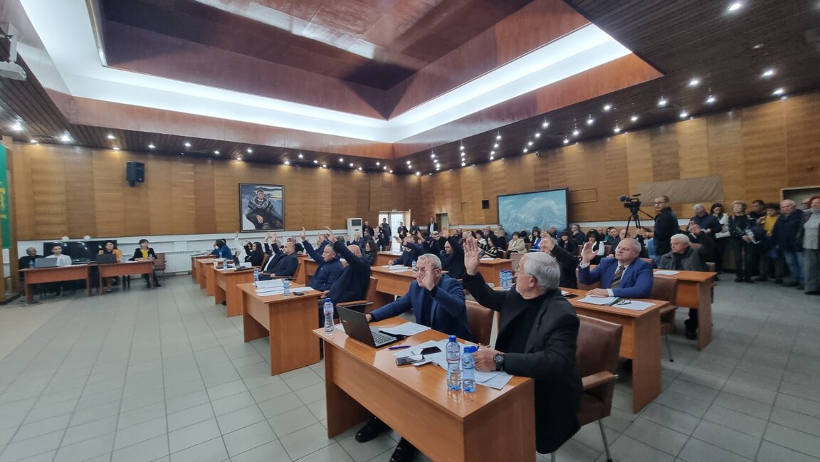 ОбС на Карлово насрочи за 28 юни референдума за завода за барут
