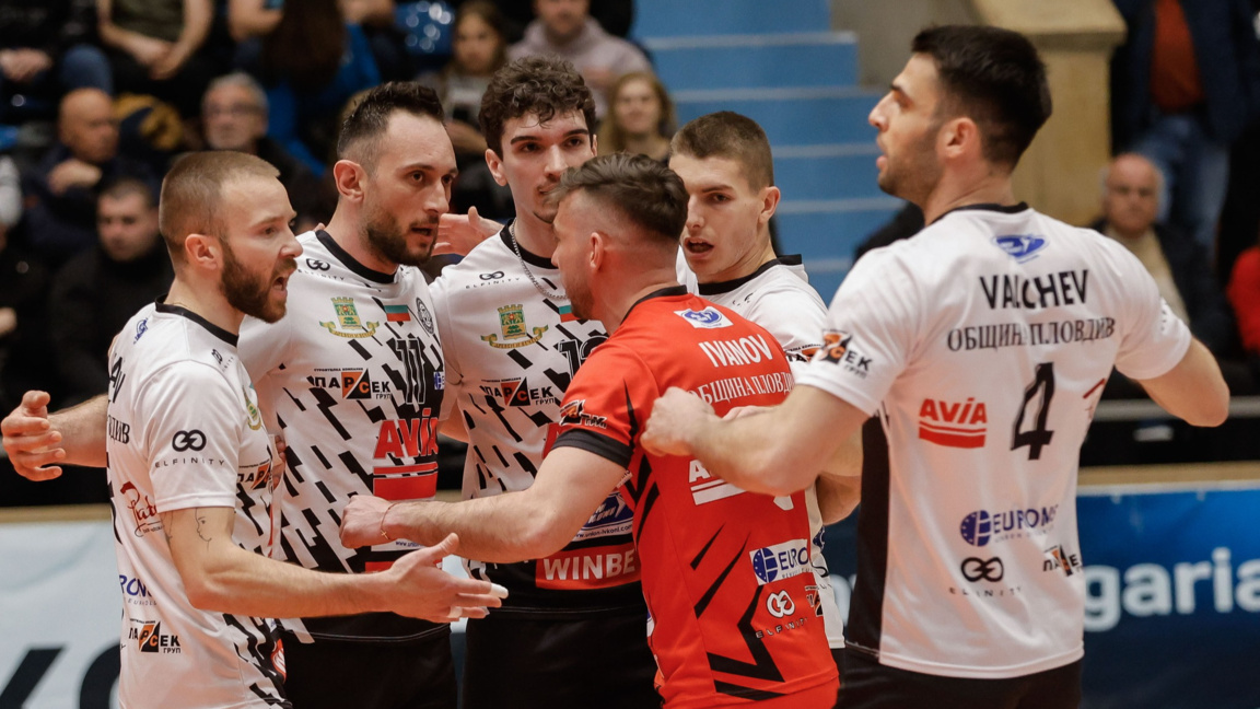 "Нефтохимик" победи "Локомотив" и изравни полуфиналния плейоф