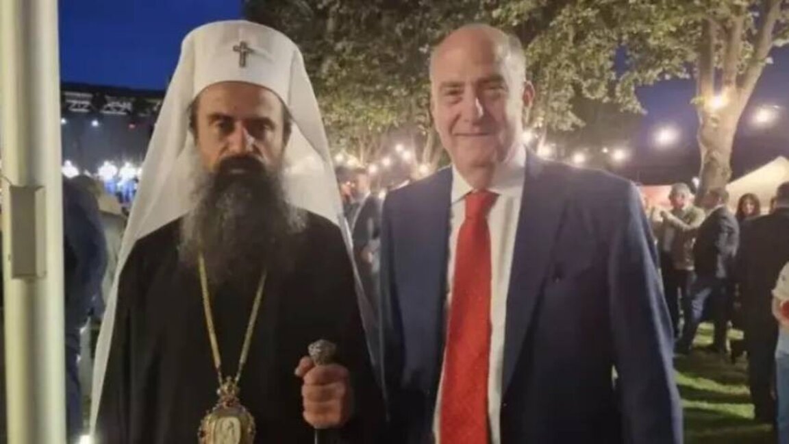 Πατριάρχης Δανιήλ - Κένεθ Μέρτεν