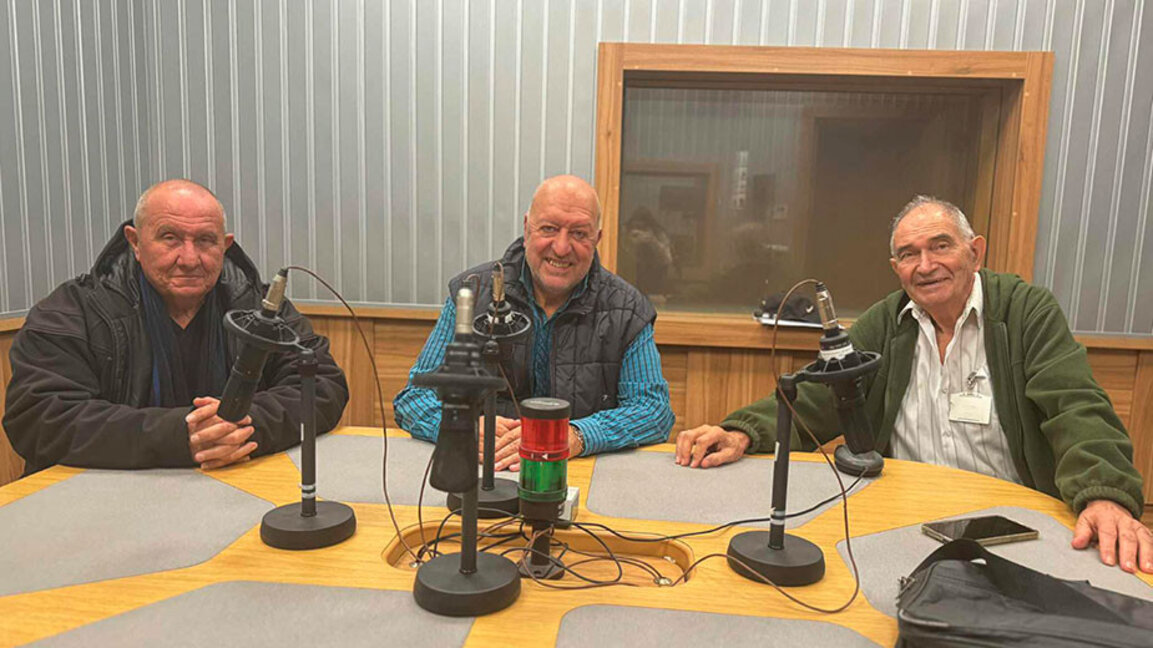 Димитър Туджаров-Шкумбата, Емил Янев и Минчо Събев (отляво на дясно)