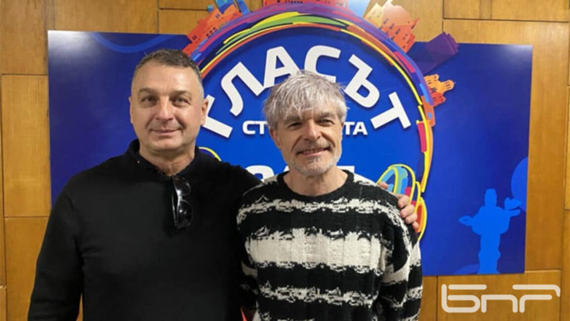 Актьорът Начо Герерос се радва да топло посрещане в България, вляво е преводачът му Филип Григоров