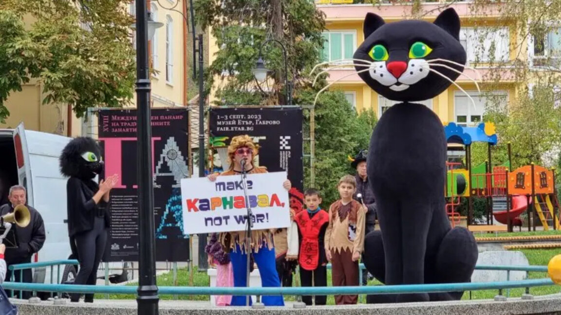 El tradicional carnaval de Gabrovo envía un mensaje de paz y humor