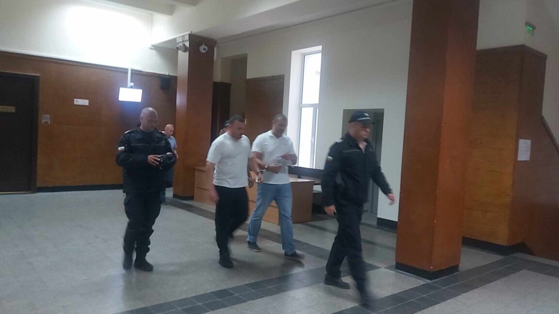 Окръжен съд – Стара Загора взе мярка за неотклонение „Задържане под стража“ за двамата мъже, обвинени за разпространение на марихуана