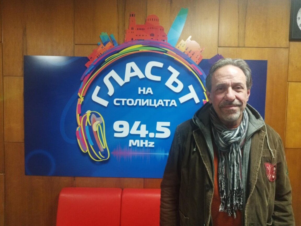Като актьор и продуцент Робин Кафалиев се занимава и с дублаж, и с радио, и с телевизия