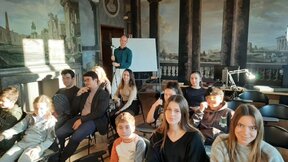 Bulgarian schoolchildren from Rome learn lessons while making a film, RAI TV reports on the film