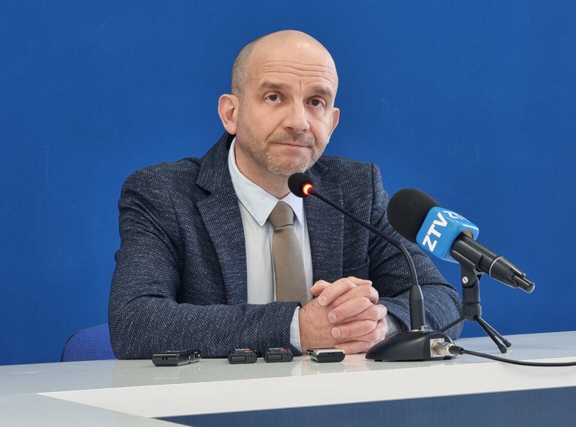Стефан Тихолов