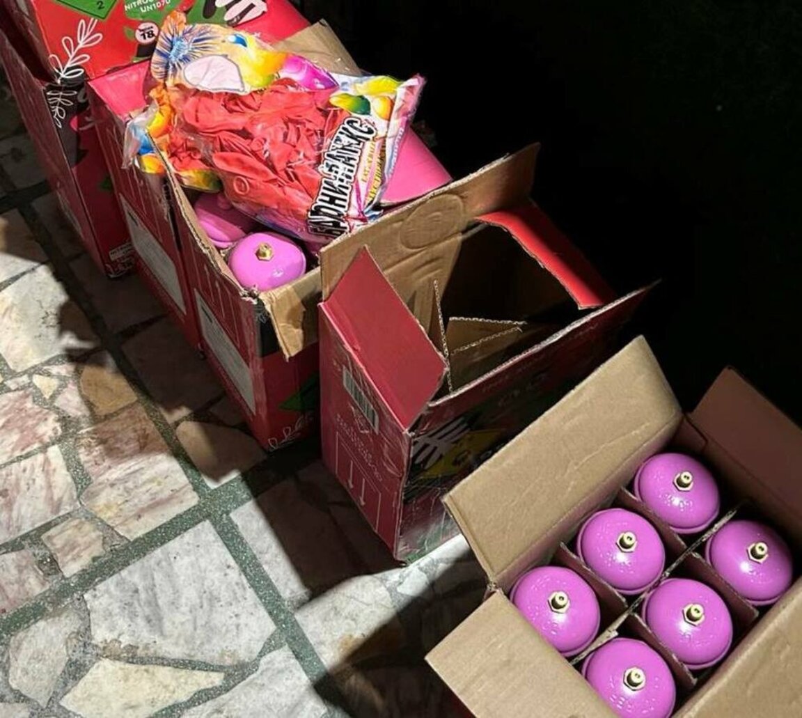 Ямболската полиция е иззела 32 флакона с райски газ от нощно заведение в Елхово