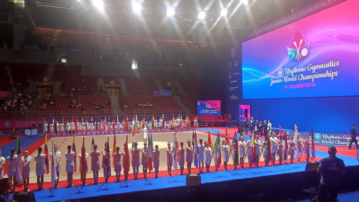 Weltmeisterschaft für rhythmische Sportgymnastik für Mädchen in Sofia eröffnet