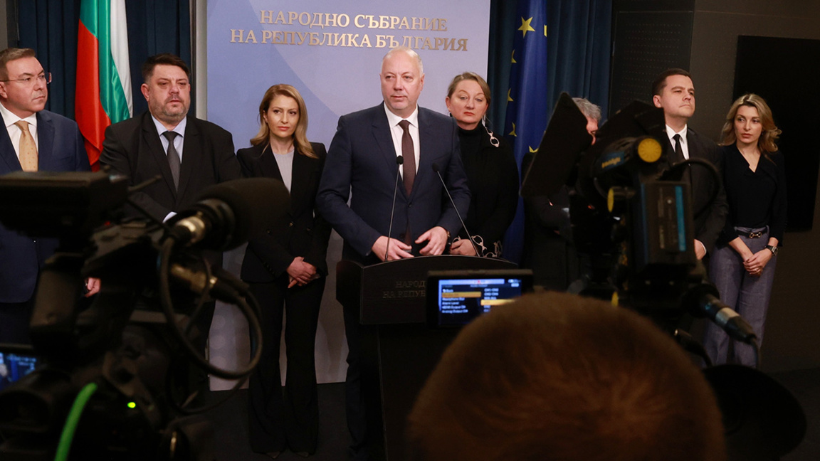 Înainte de votul moțiunii de cenzură, guvernul Bulgariei a demisionat