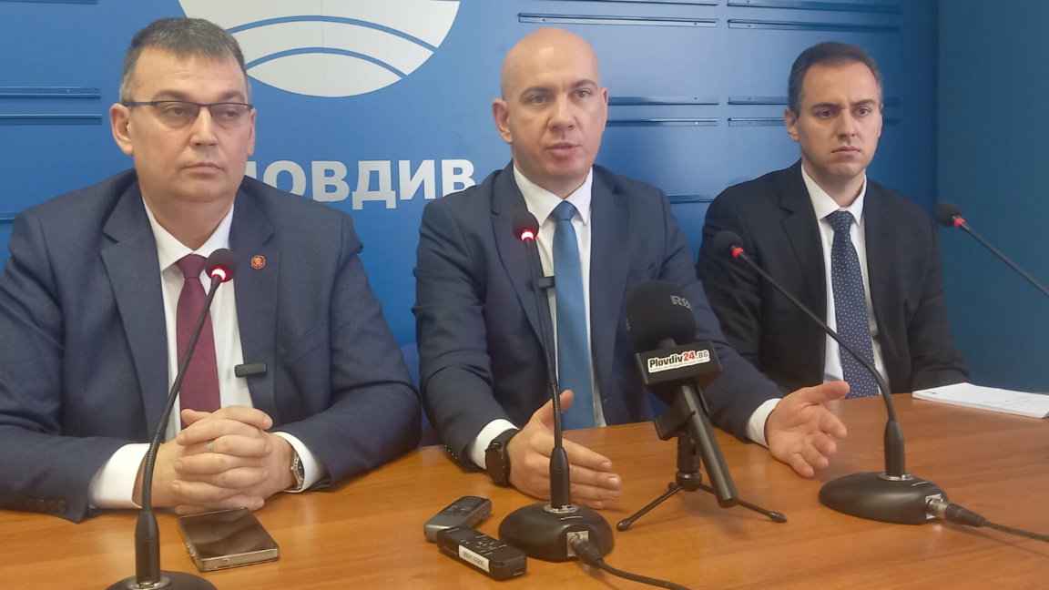 "Възраждане" иска незабавна оставка на правителството