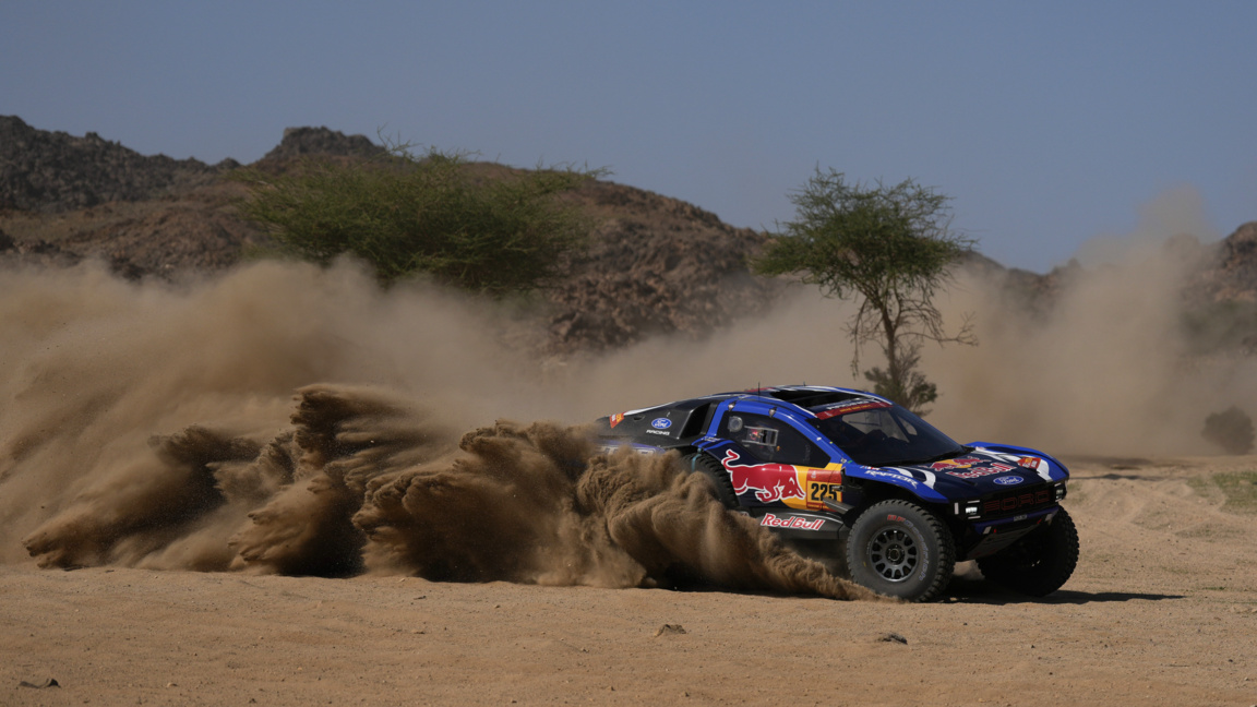 Екстрьом спечели пролога при автомобилистите на рали Дакар
