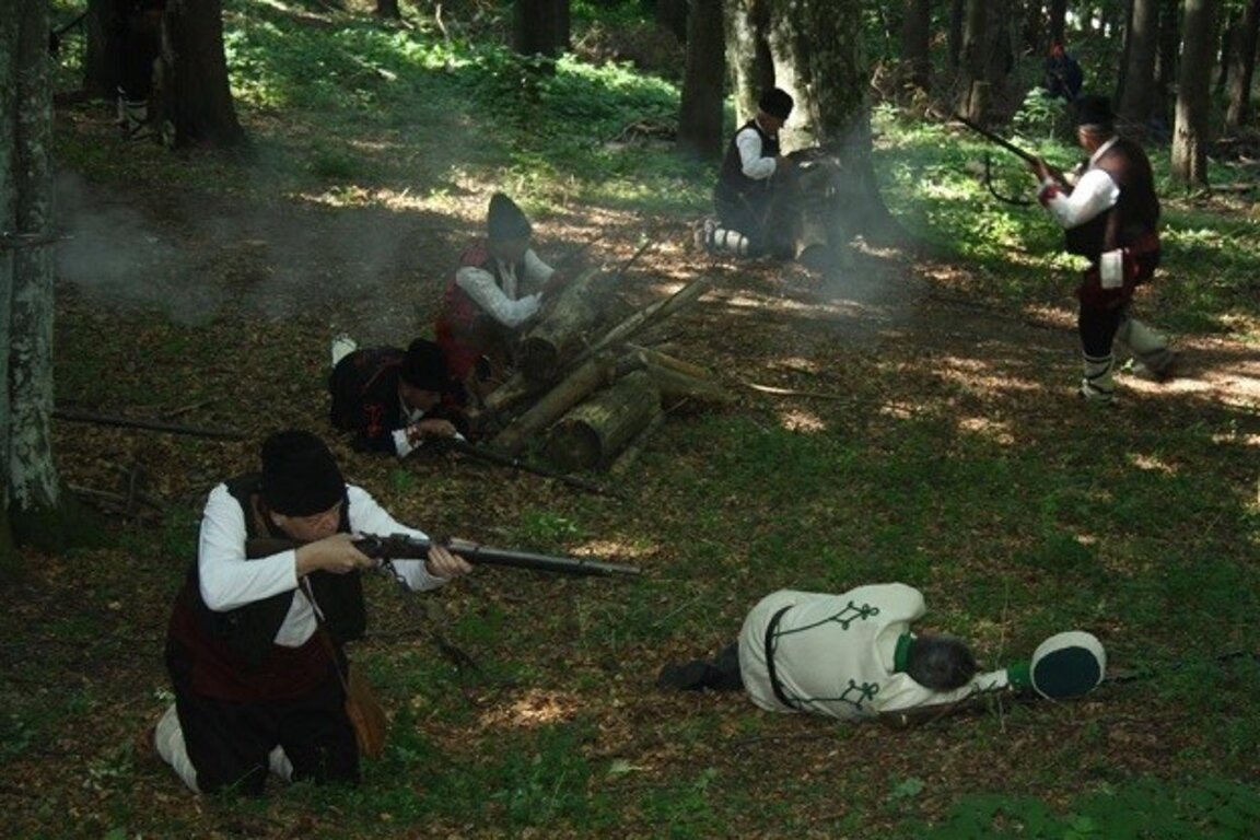 Над 120 души пресъздават  последната битка на Хаджи Димитър и неговата чета в подножието на връх Бузлуджа