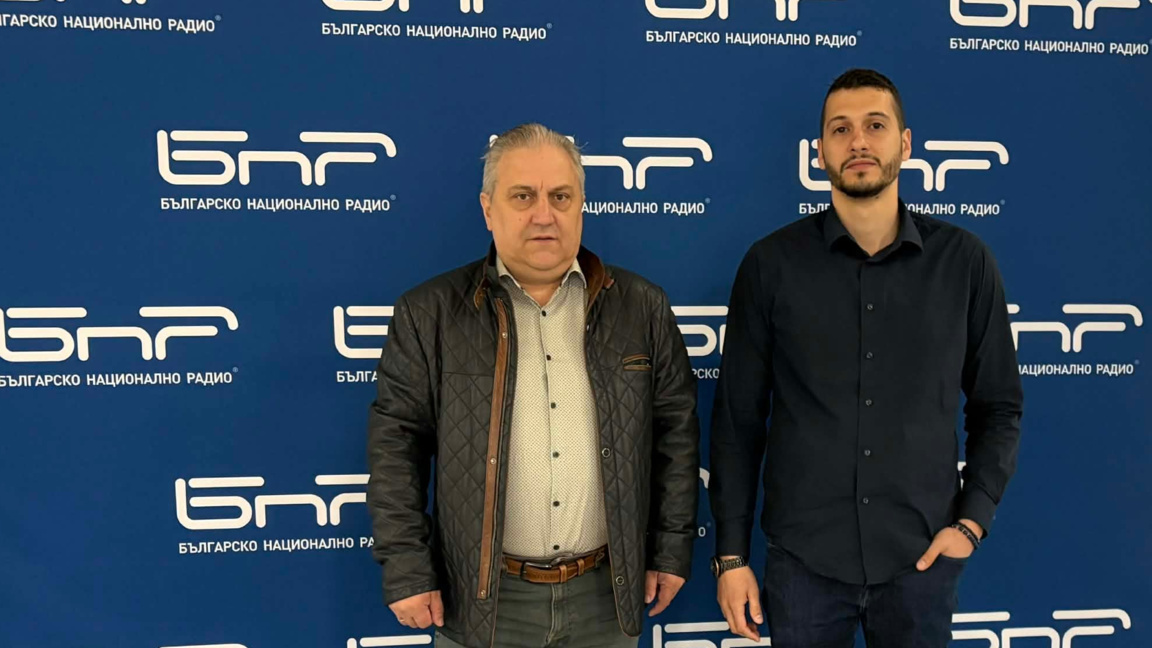 От ляво надясно: доц. д-р Тодор Ялъмов и Георги Иванов