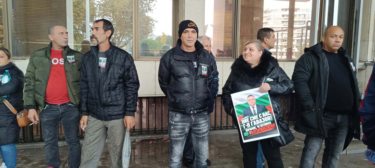 Близо 500 жители се събраха в подкрепа на кметовете на Сунгурларе и Белица