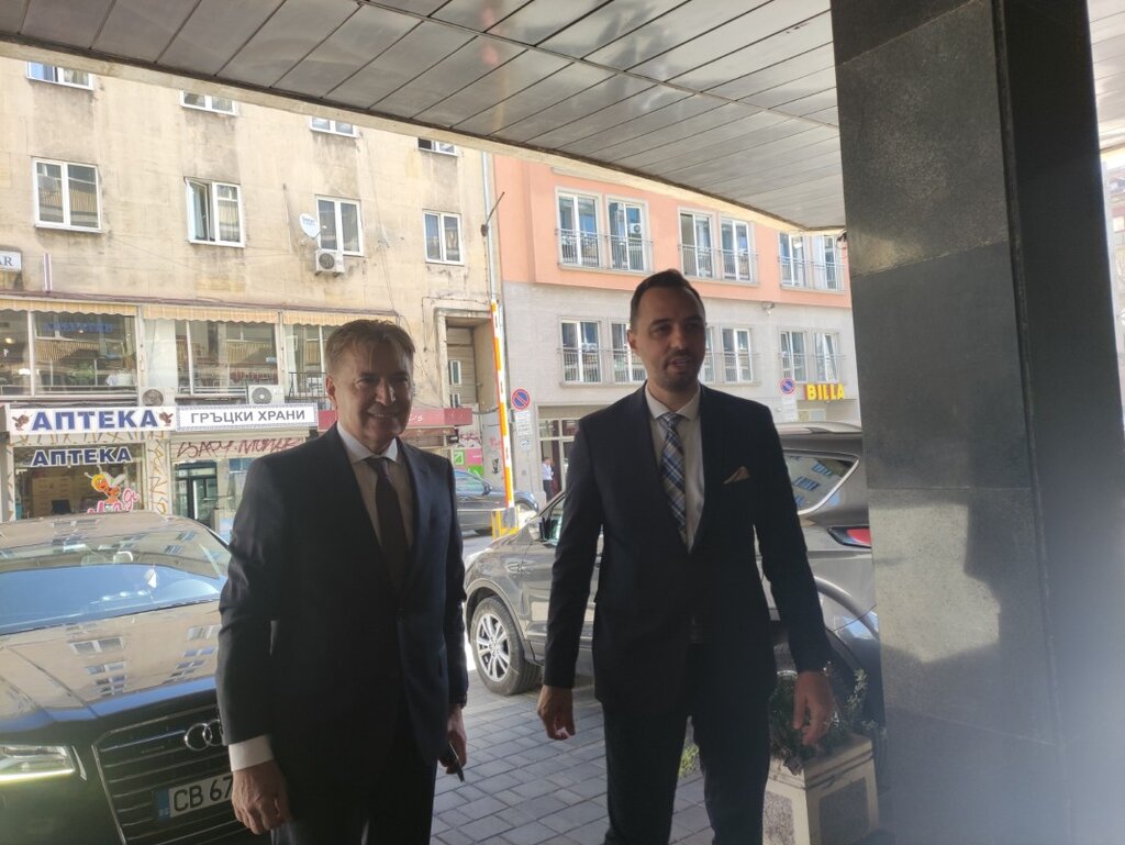 Министър Богдан Богданов предава властта в Министерство на икономиката на Петко Николов