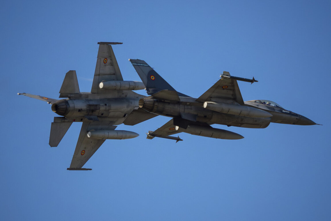 Avioane de vânătoare F-16 ale Forțelor Aeriene Române
