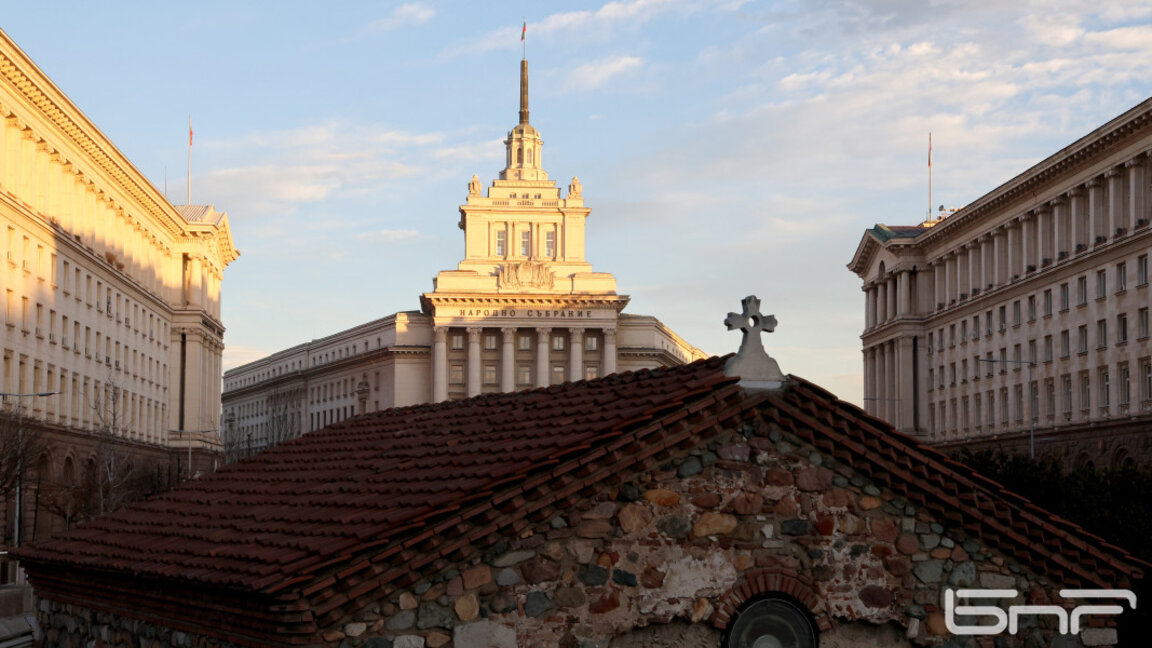НС гледа промени в Закона за енергия от ВЕИ
