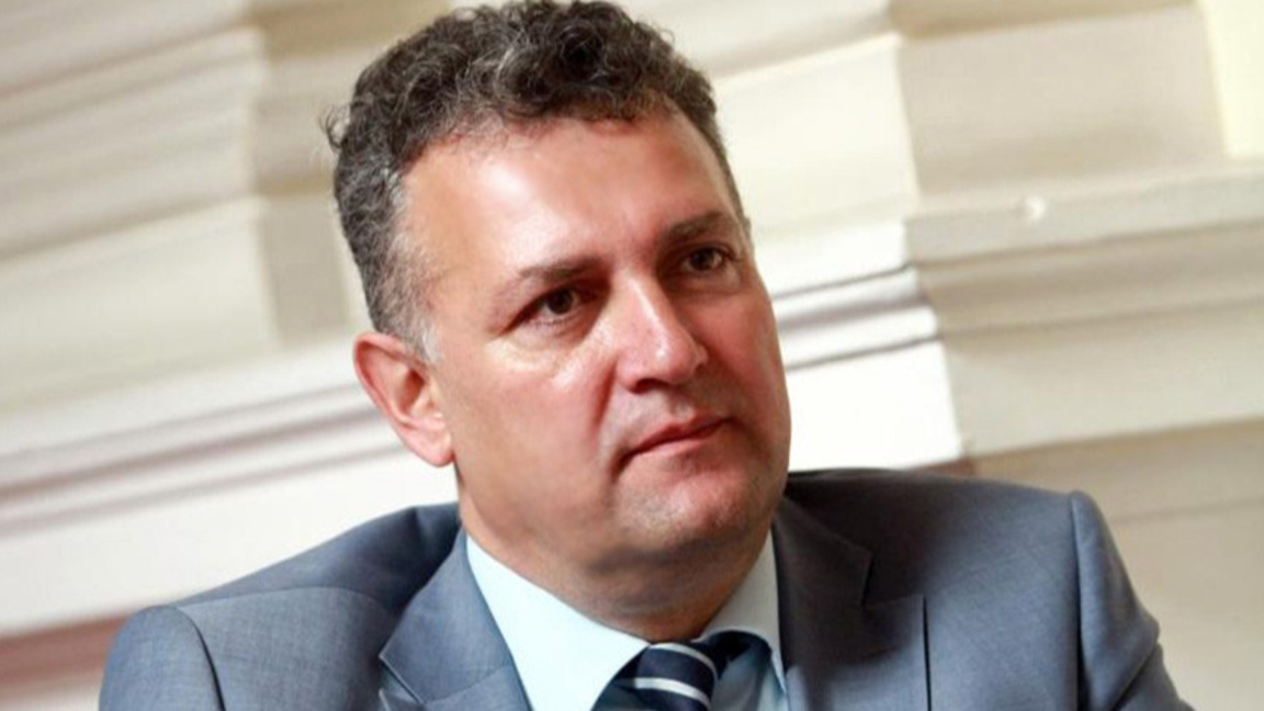 Валентин Николов