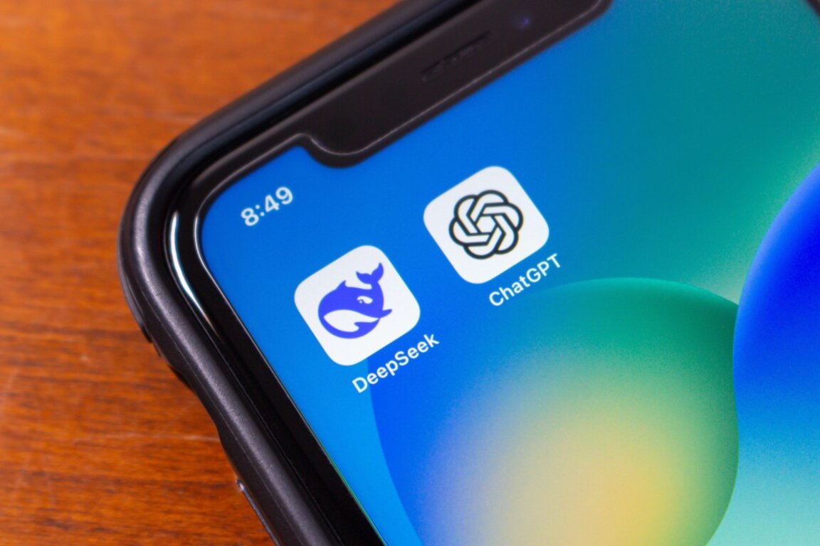 Китайският стартъп за ИИ DeepSeek изпревари ChatGPT в магазина с мобилни приложения на Apple