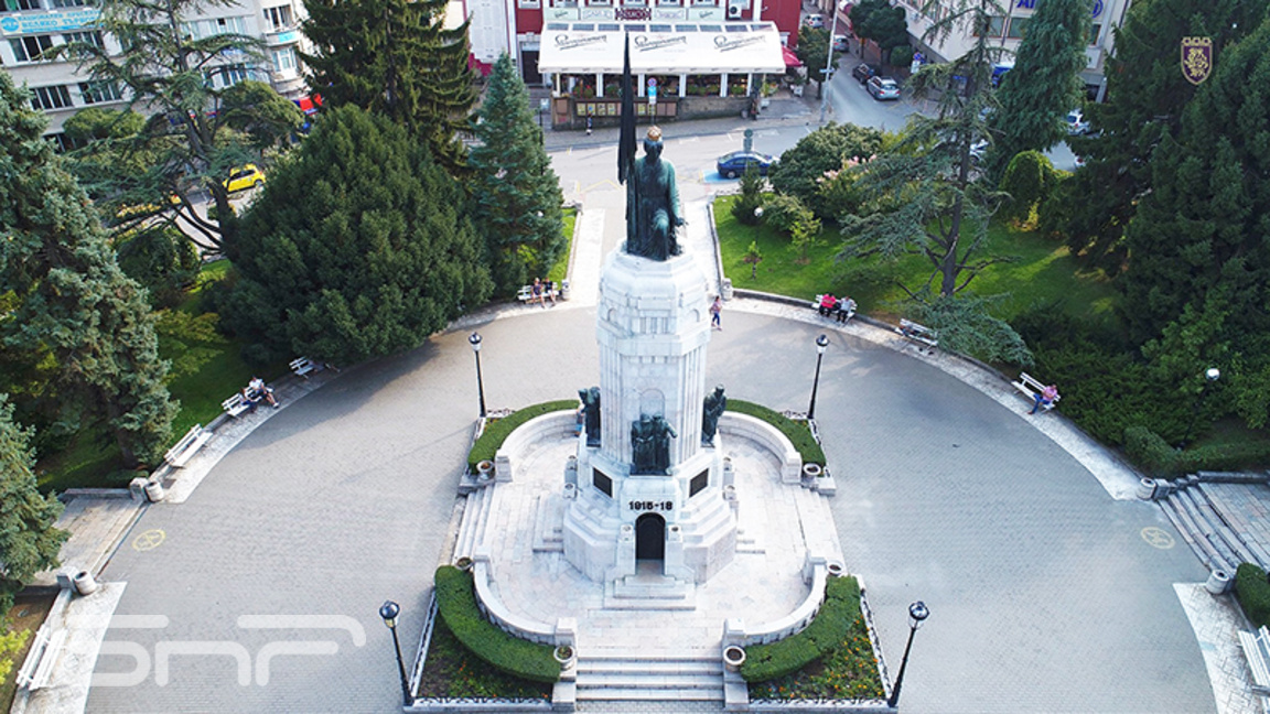 Паметник "Майка България"