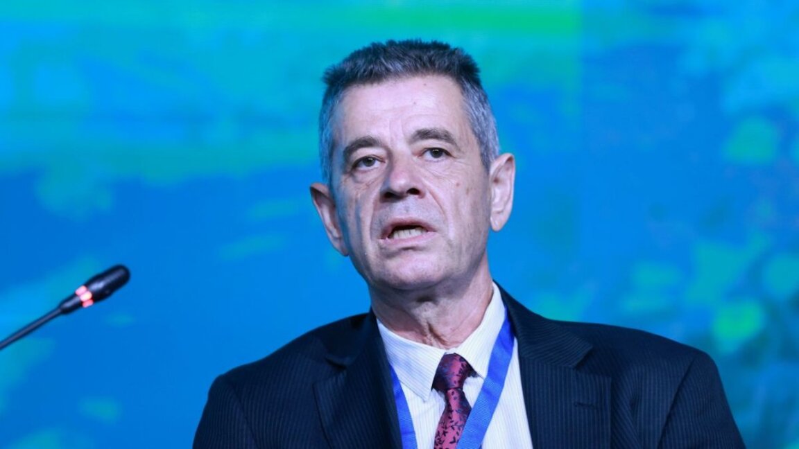 Антон Иванов