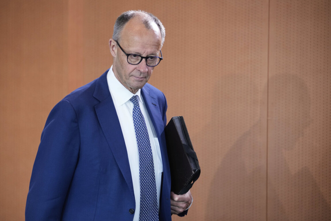 Фридрих Мерц е обезпокоен от хуманитарната ситуация в Газа, заяви говорител на канцлера