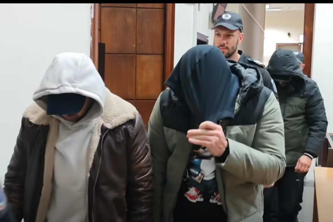 Обвиняемите в източване на гориво от тръбопровод на "Лукойл" отричат да са извършвали престъплението