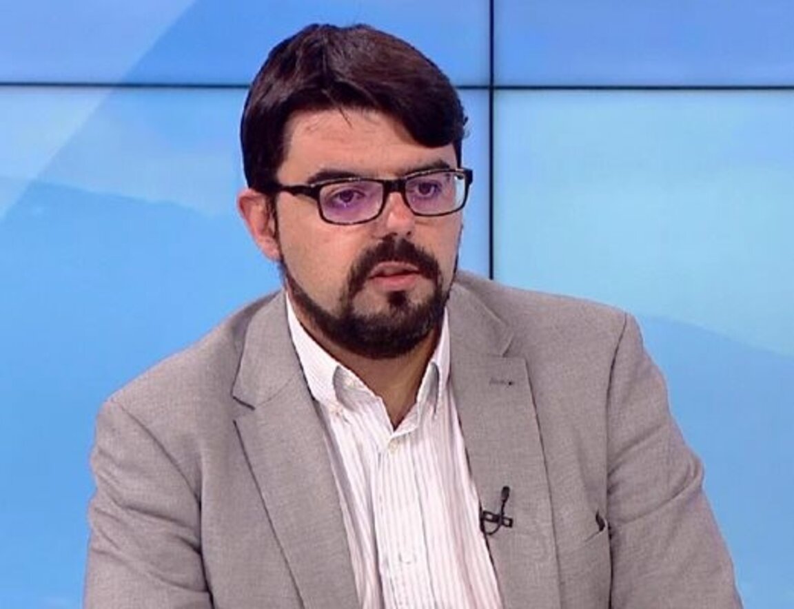 Държавата трябва да поеме опертивния контрол в "Лукойл"