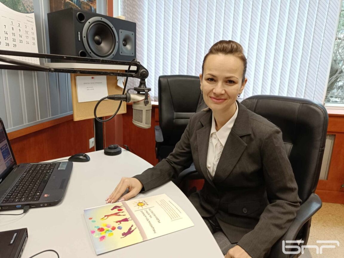 Моника Маринова