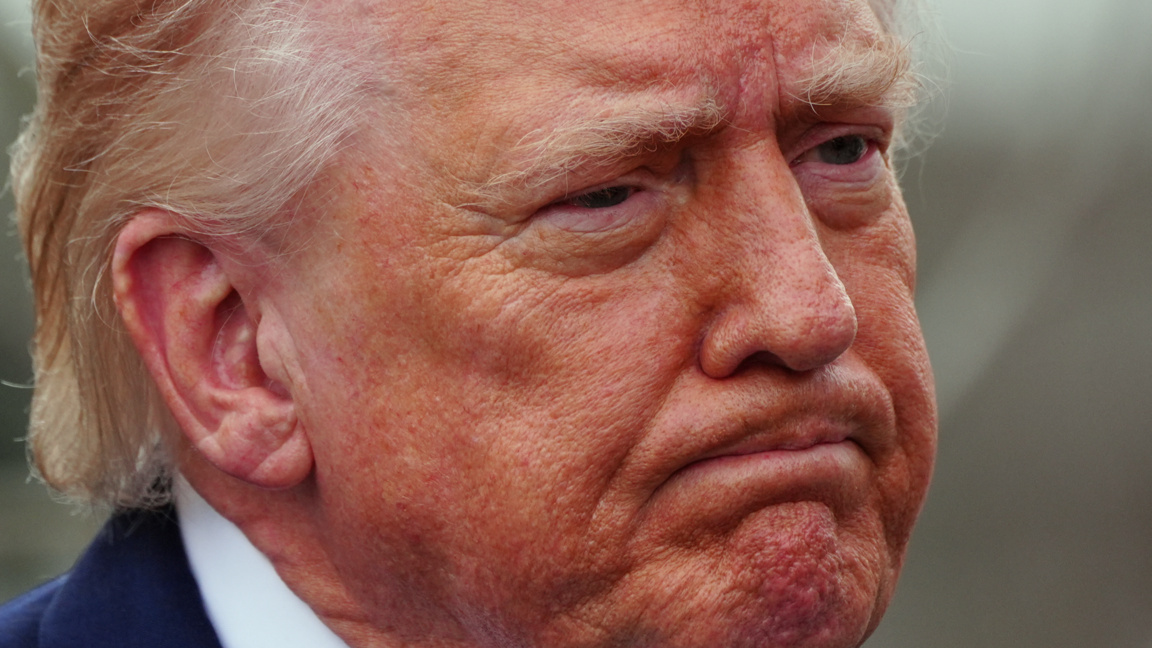 Доналд Тръмп с 48-часов ултиматум към Иран заради Ормузкия проток