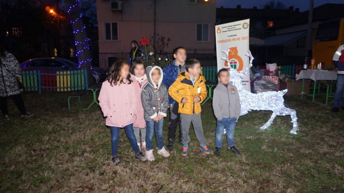 Във Видинско започна раздаването на подаръците от "Операция: Плюшено мече"