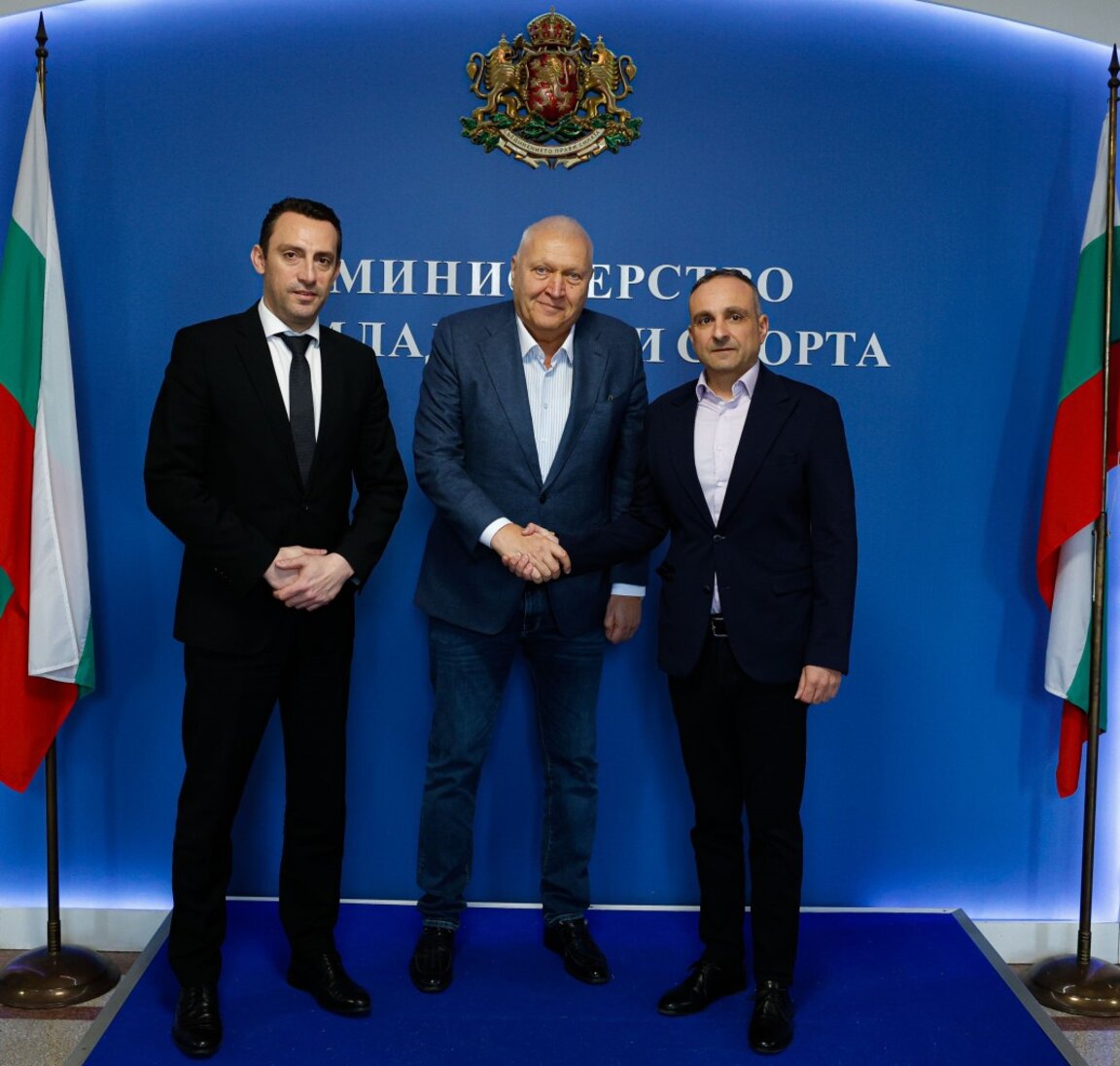 Министър Пешев (вляво) се срещна с Васил Антонов (в средата) и Милен Василев.