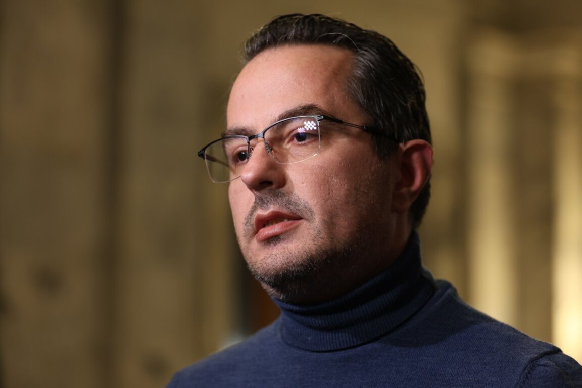 Цончо Ганев: Наблюдаваме срутване на управляващата коалиция