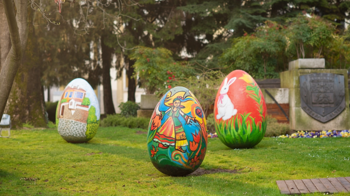 ''Точно днес'' по пътеките на вярата, политиката и икономиката