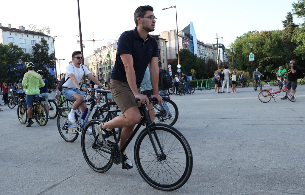 Велосипедисти излязоха на протест в центъра на столицата