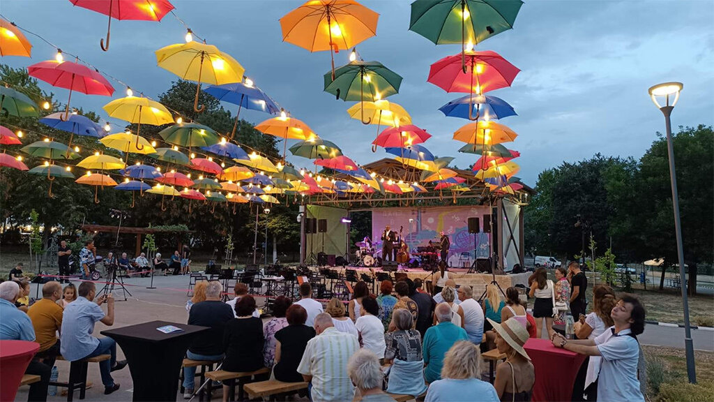 Knescha lädt zu „Jazz im Park 2025“ ein