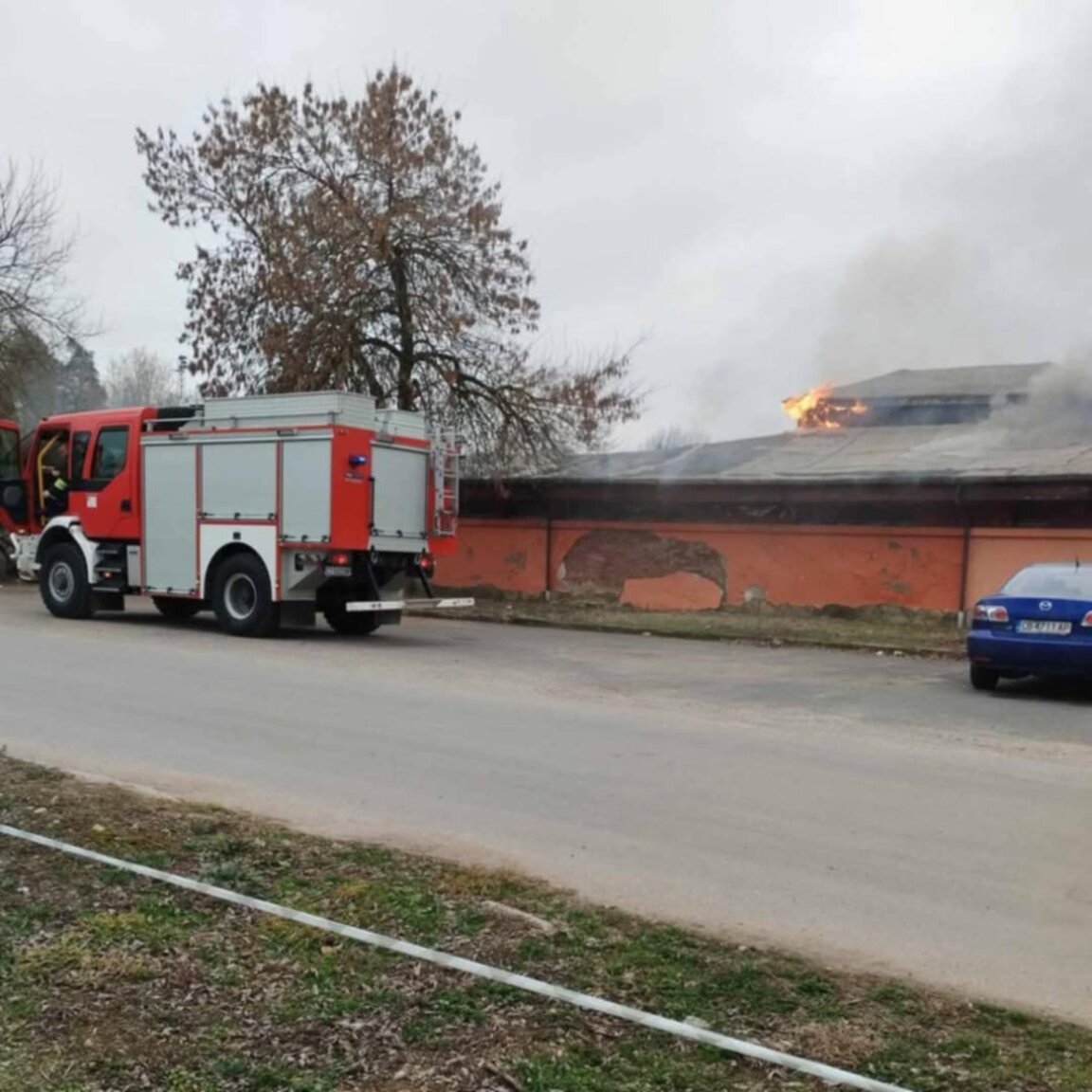 Пожар в бившия плувен комплекс в Павел баня