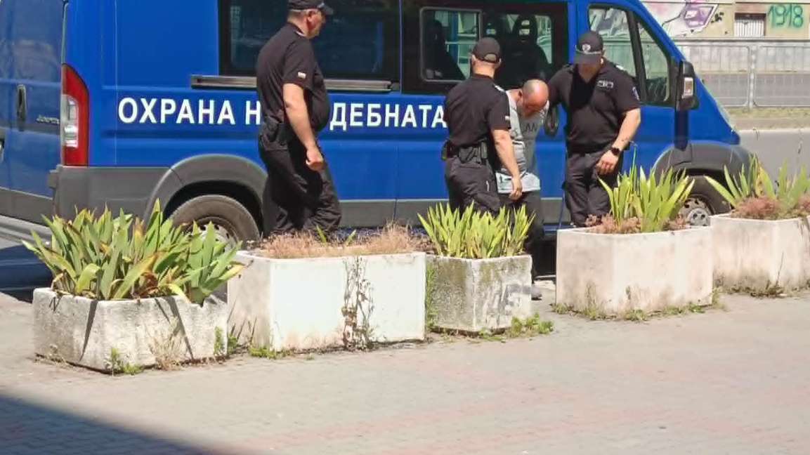 Решават остава ли в ареста геодезистът, свързан с Баба Алино